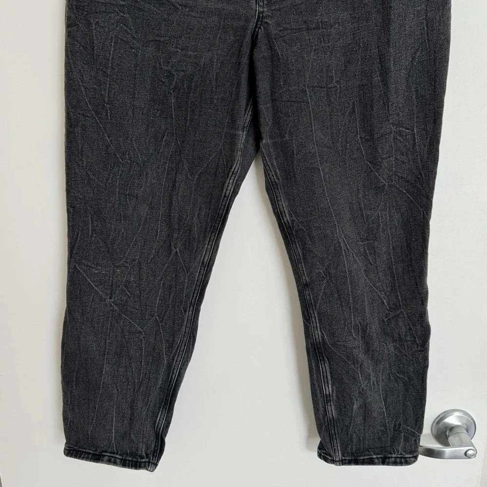 Abercrombie & Fitch Curve The Mom High Rise Jeans in a Black Faded‎ Acid Wash 14